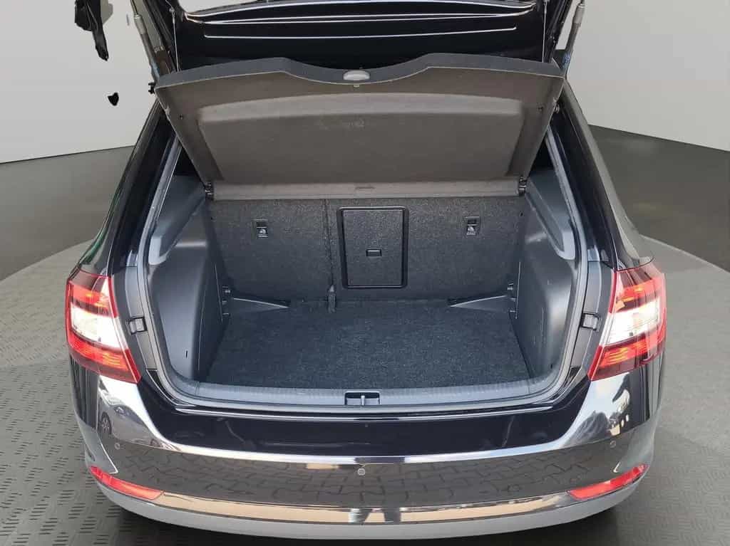 Skoda Rapid Spaceback Ambition *Navi*Panorama*Kamera* 07/2018-photo-23