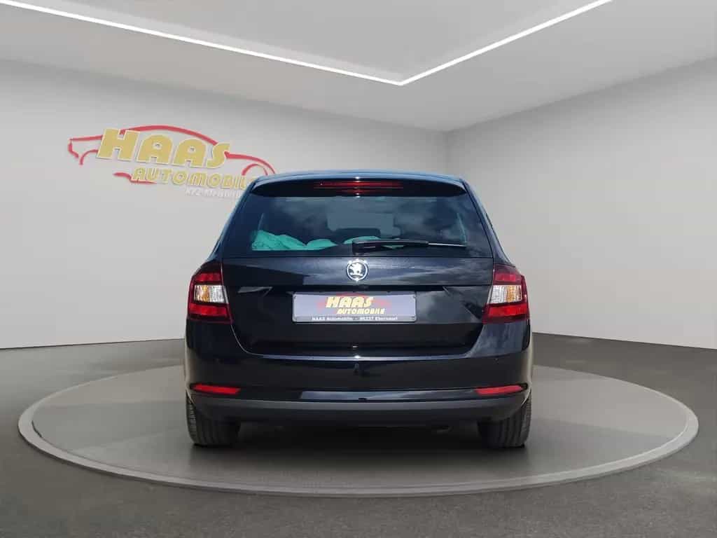 Skoda Rapid Spaceback Ambition *Navi*Panorama*Kamera* 07/2018-photo-6