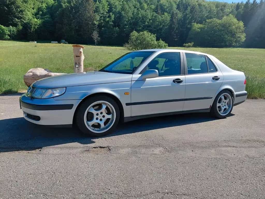 Saab 9-5 Youngtimer Viele Neuteile 06/1999-photo-1
