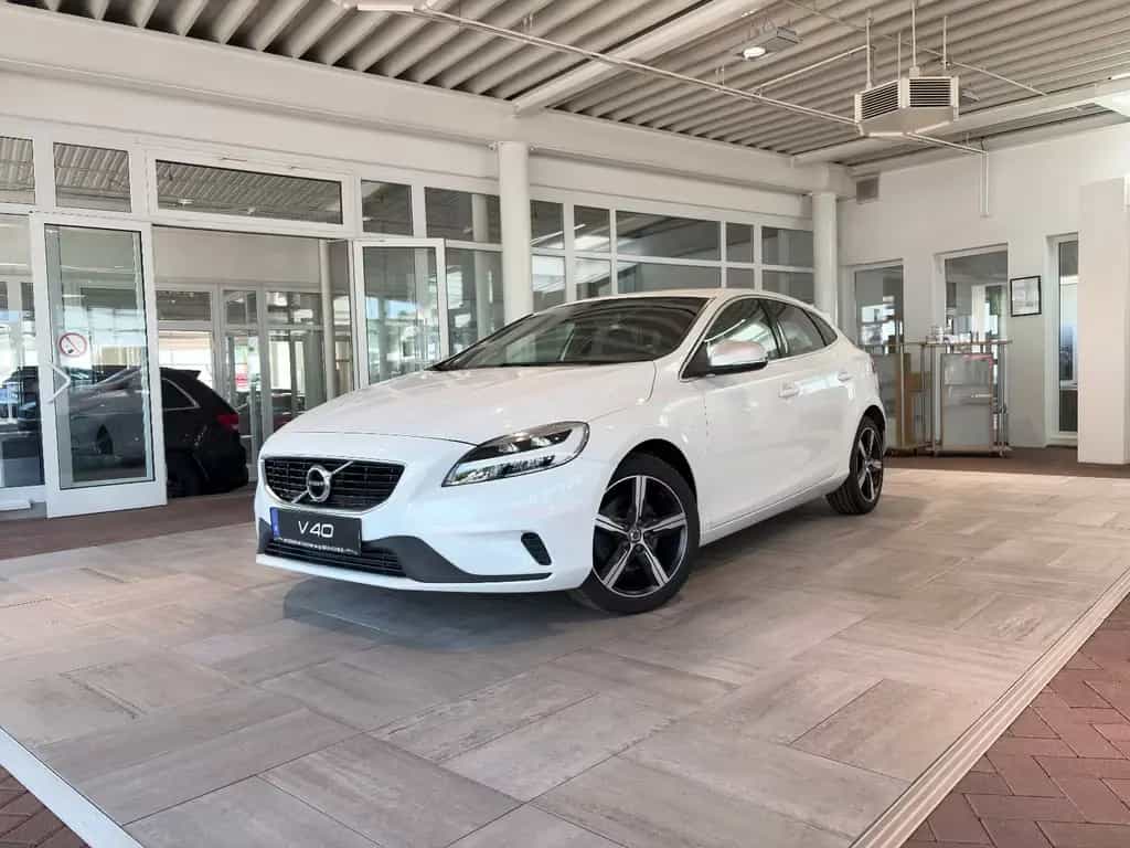 Volvo V40 R-Design T3 Navi Klima AHK LED 04/2019-photo-0