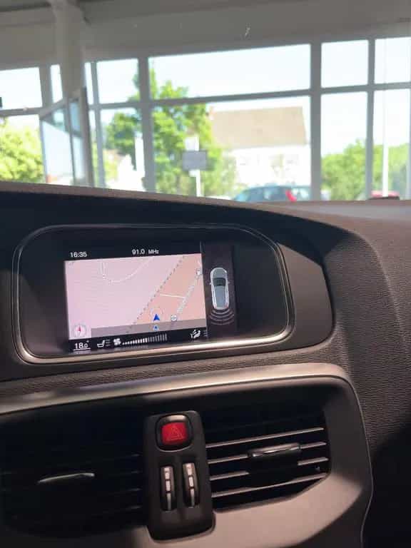 Volvo V40 R-Design T3 Navi Klima AHK LED 04/2019-photo-21