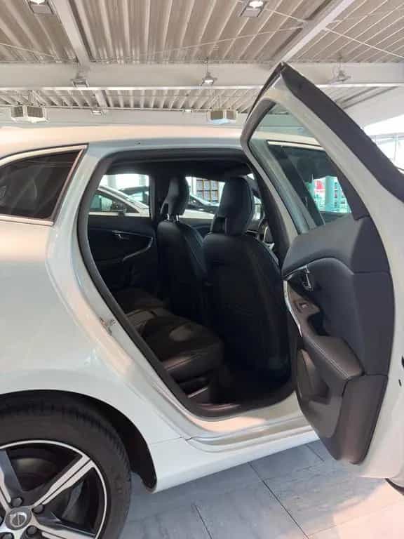 Volvo V40 R-Design T3 Navi Klima AHK LED 04/2019-photo-31