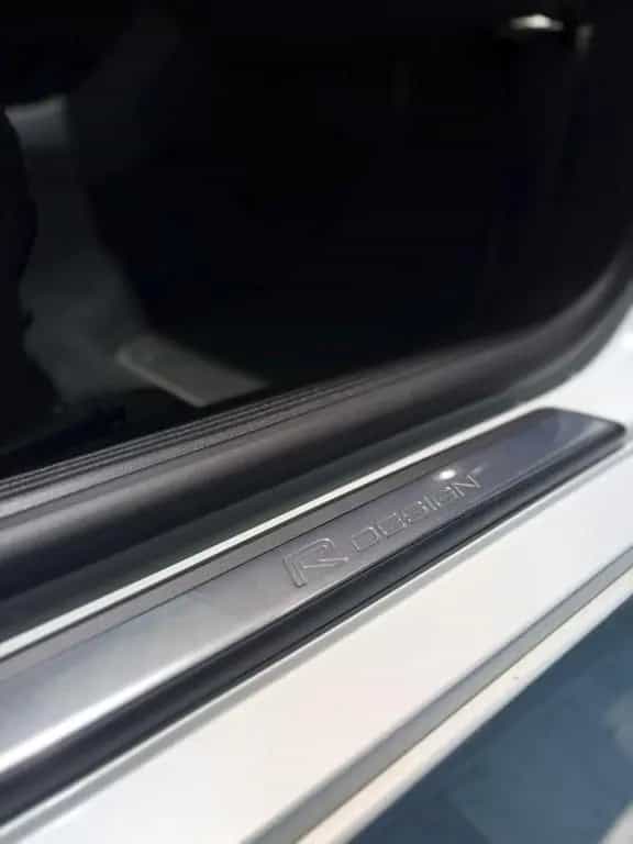 Volvo V40 R-Design T3 Navi Klima AHK LED 04/2019-photo-37