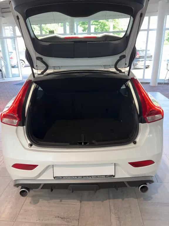 Volvo V40 R-Design T3 Navi Klima AHK LED 04/2019-photo-38