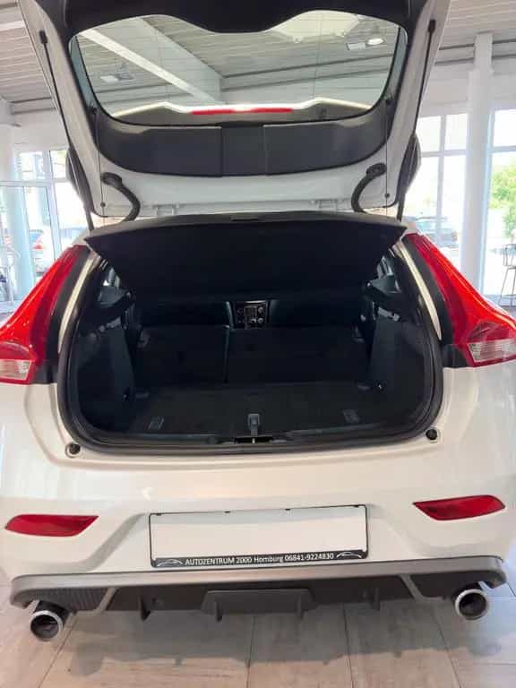 Volvo V40 R-Design T3 Navi Klima AHK LED 04/2019-photo-39