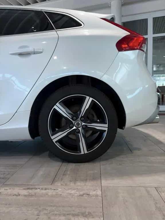 Volvo V40 R-Design T3 Navi Klima AHK LED 04/2019-photo-44