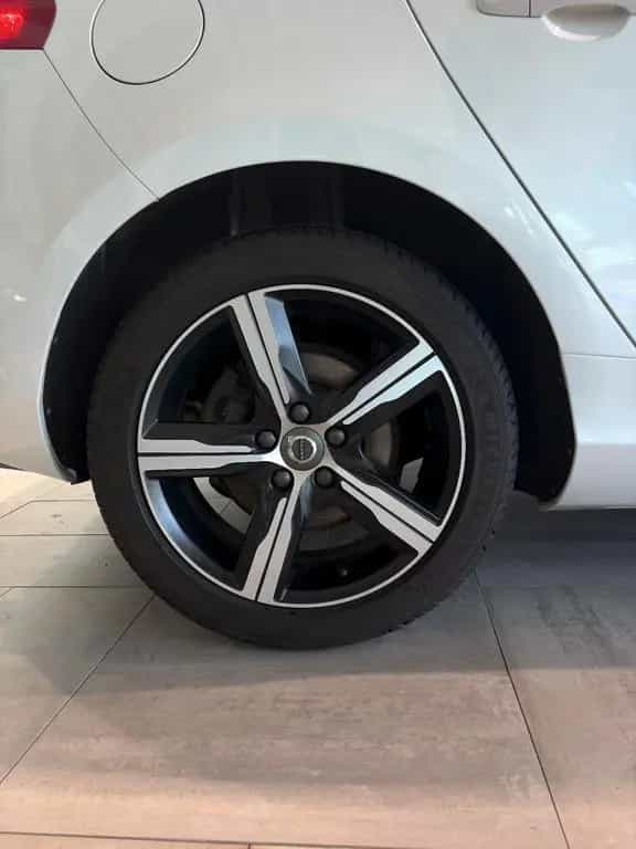Volvo V40 R-Design T3 Navi Klima AHK LED 04/2019-photo-45