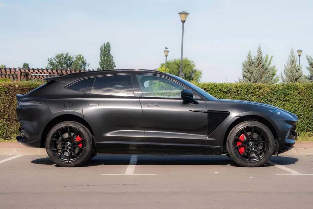 Aston Martin DBX 4.0 V8_MagnoBlack 03/2021-photo-10