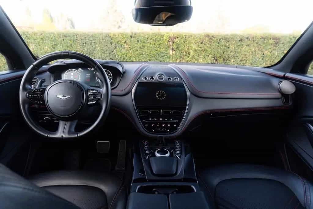 Aston Martin DBX 4.0 V8_MagnoBlack 03/2021-photo-13