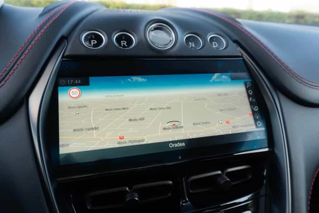Aston Martin DBX 4.0 V8_MagnoBlack 03/2021-photo-20