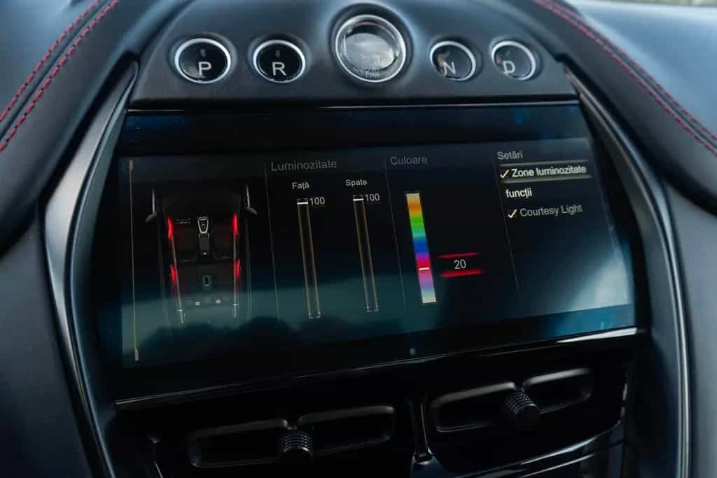 Aston Martin DBX 4.0 V8_MagnoBlack 03/2021-photo-23