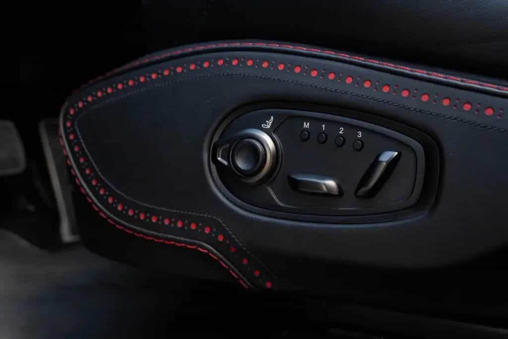 Aston Martin DBX 4.0 V8_MagnoBlack 03/2021-photo-28