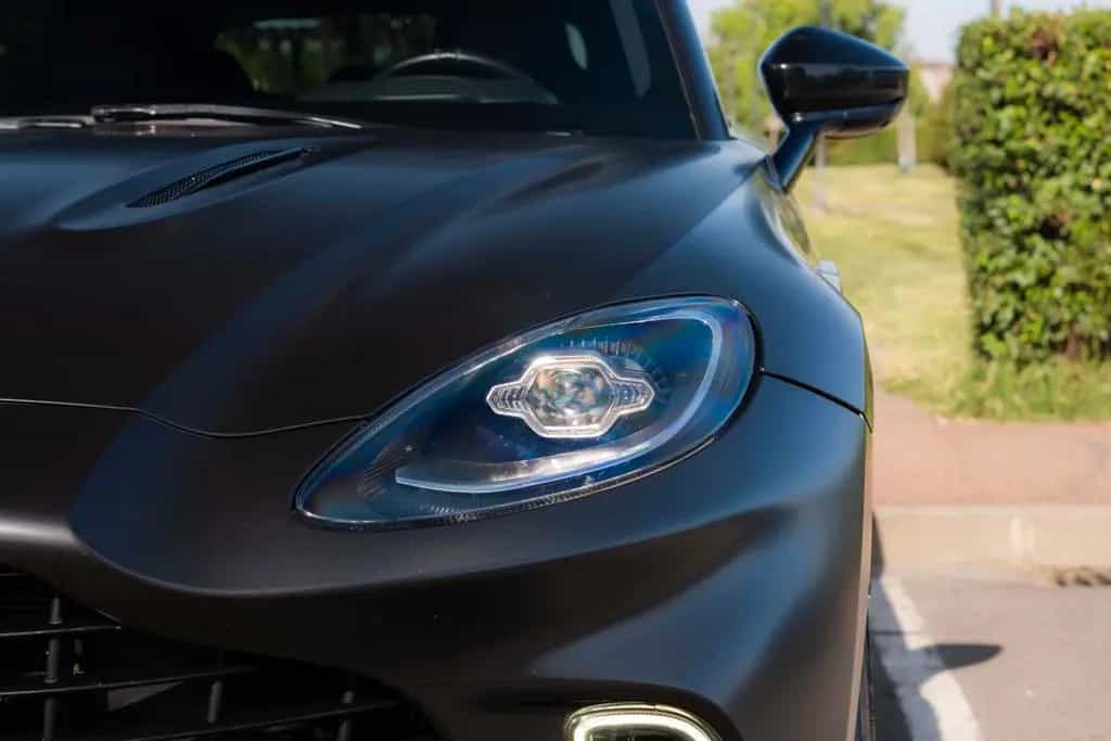 Aston Martin DBX 4.0 V8_MagnoBlack 03/2021-photo-3