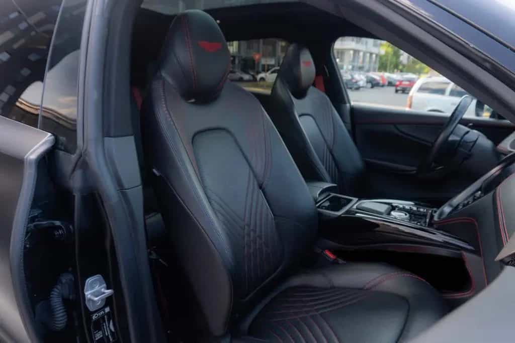 Aston Martin DBX 4.0 V8_MagnoBlack 03/2021-photo-30