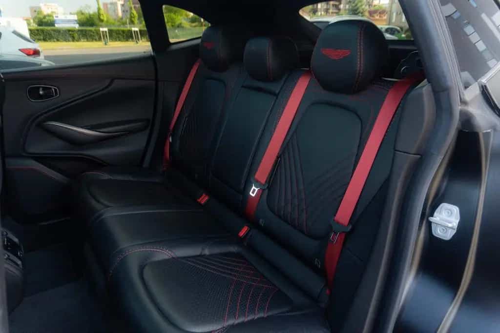 Aston Martin DBX 4.0 V8_MagnoBlack 03/2021-photo-33