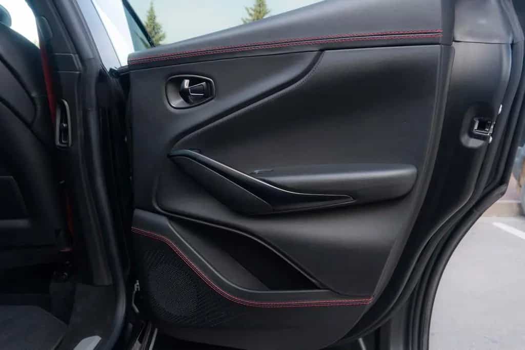 Aston Martin DBX 4.0 V8_MagnoBlack 03/2021-photo-34