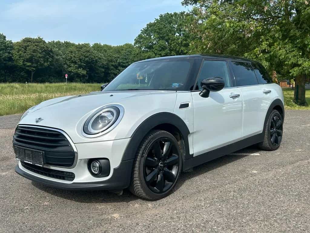 MINI Cooper Clubman 1.5 Navi PDC Sitzheizung 01/2021-photo-0