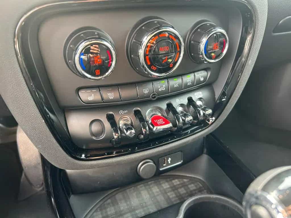 MINI Cooper Clubman 1.5 Navi PDC Sitzheizung 01/2021-photo-29