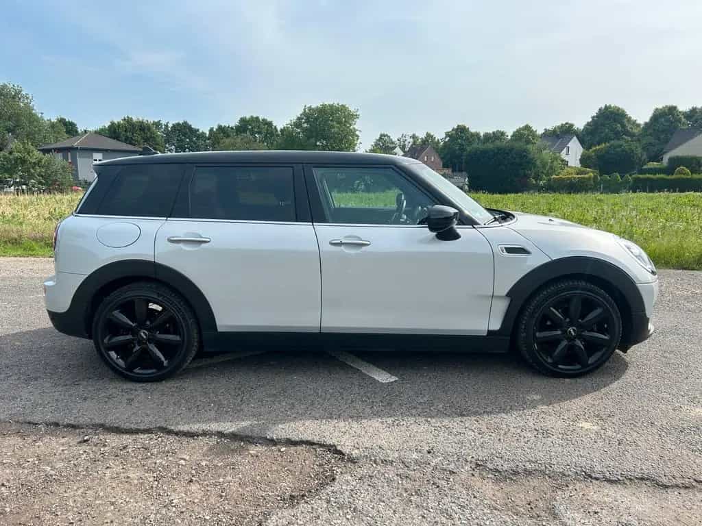 MINI Cooper Clubman 1.5 Navi PDC Sitzheizung 01/2021-photo-5
