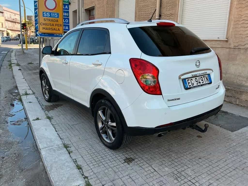 Ssangyong Korando 2.0 e-XDi 175 CV AWD AT Classy 06/2011-photo-2