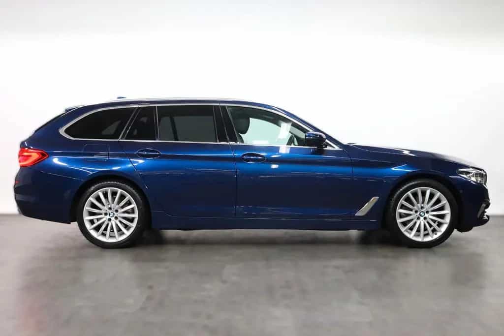 BMW 520 i Tour. Luxury Line*PANO*HEAD-UP*KAMERA*AHK* 01/2020-photo-10