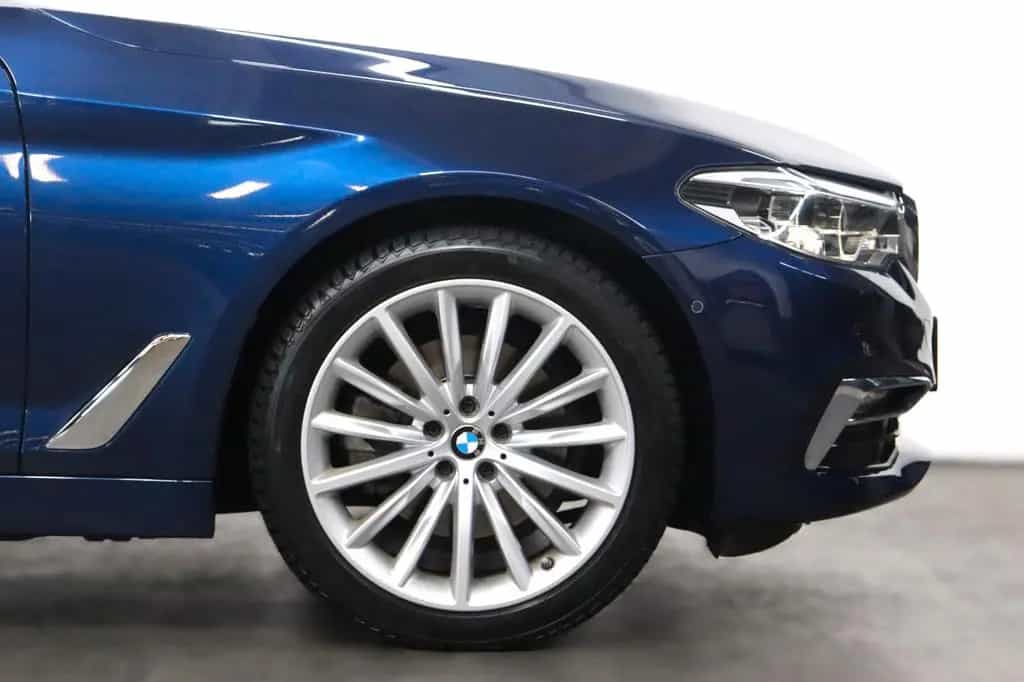 BMW 520 i Tour. Luxury Line*PANO*HEAD-UP*KAMERA*AHK* 01/2020-photo-11
