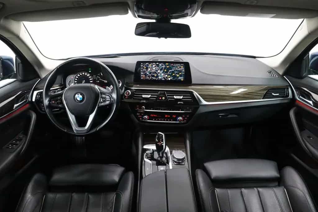 BMW 520 i Tour. Luxury Line*PANO*HEAD-UP*KAMERA*AHK* 01/2020-photo-14