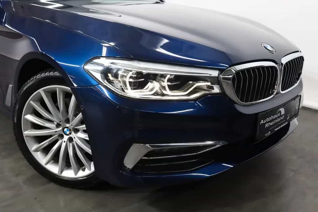 BMW 520 i Tour. Luxury Line*PANO*HEAD-UP*KAMERA*AHK* 01/2020-photo-2