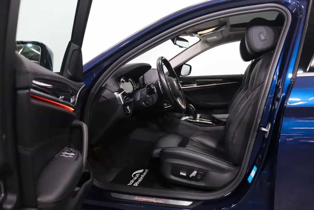 BMW 520 i Tour. Luxury Line*PANO*HEAD-UP*KAMERA*AHK* 01/2020-photo-24