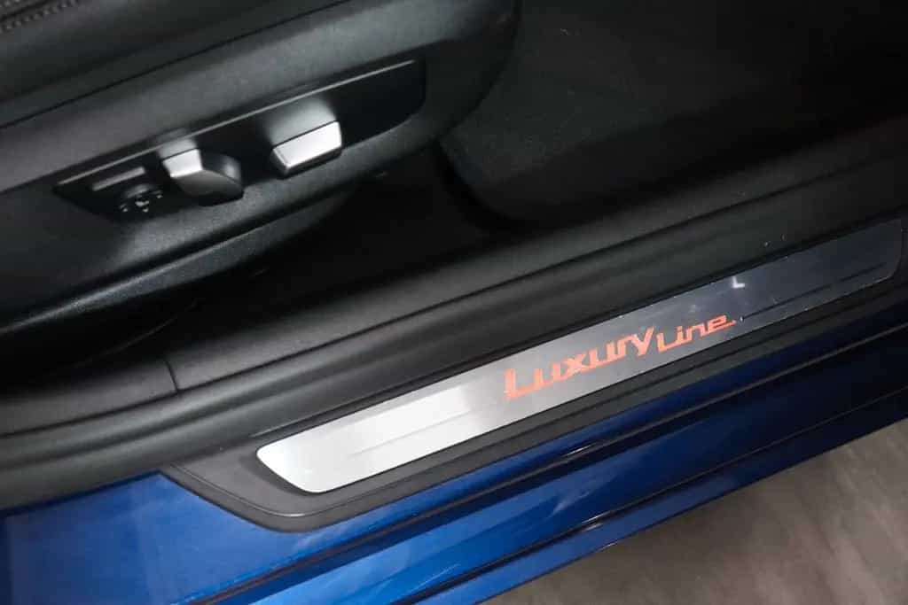 BMW 520 i Tour. Luxury Line*PANO*HEAD-UP*KAMERA*AHK* 01/2020-photo-27