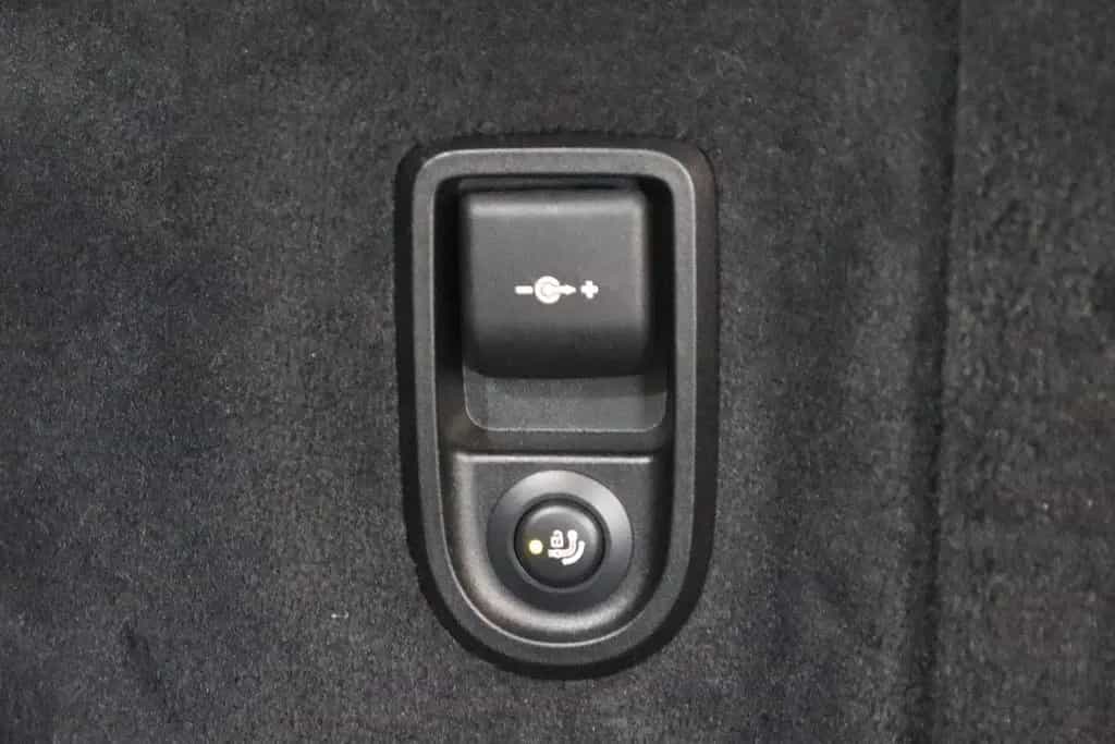 BMW 520 i Tour. Luxury Line*PANO*HEAD-UP*KAMERA*AHK* 01/2020-photo-33