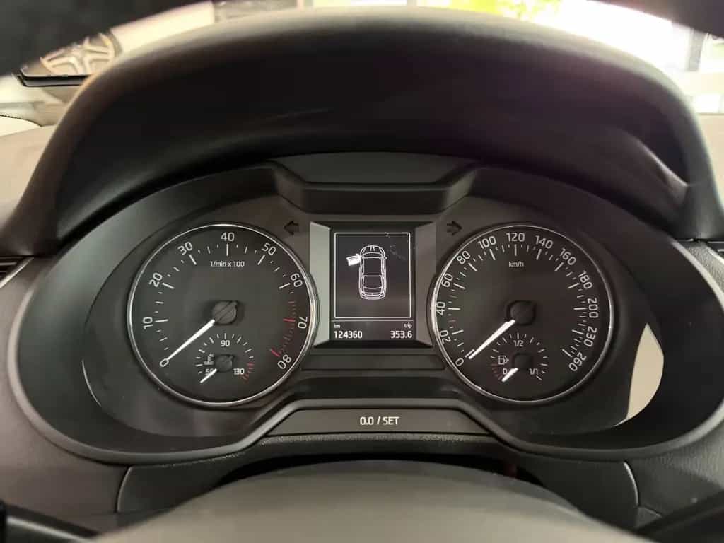 Skoda Octavia Elegance Green-tec*PDC*SHZ 09/2014-photo-11