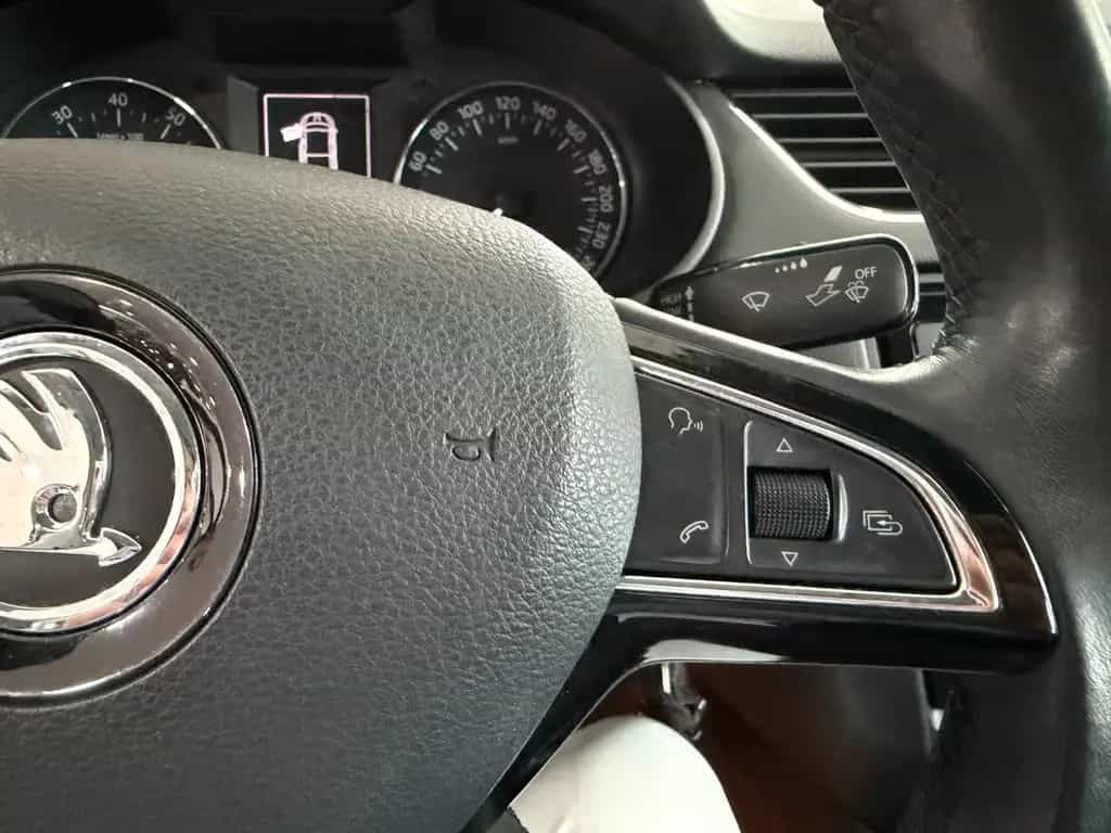 Skoda Octavia Elegance Green-tec*PDC*SHZ 09/2014-photo-13