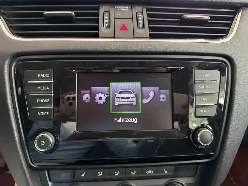 Skoda Octavia Elegance Green-tec*PDC*SHZ 09/2014-photo-16