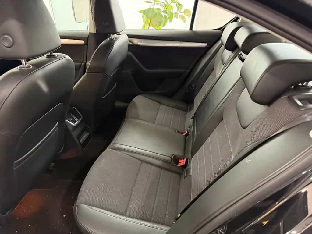 Skoda Octavia Elegance Green-tec*PDC*SHZ 09/2014-photo-19