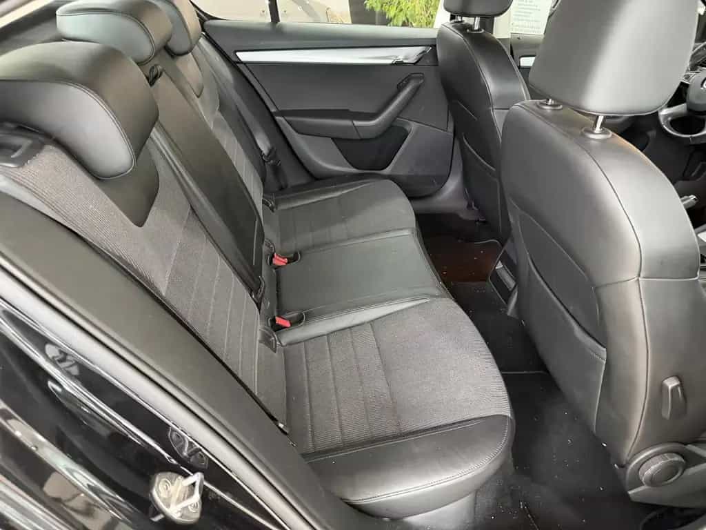 Skoda Octavia Elegance Green-tec*PDC*SHZ 09/2014-photo-23