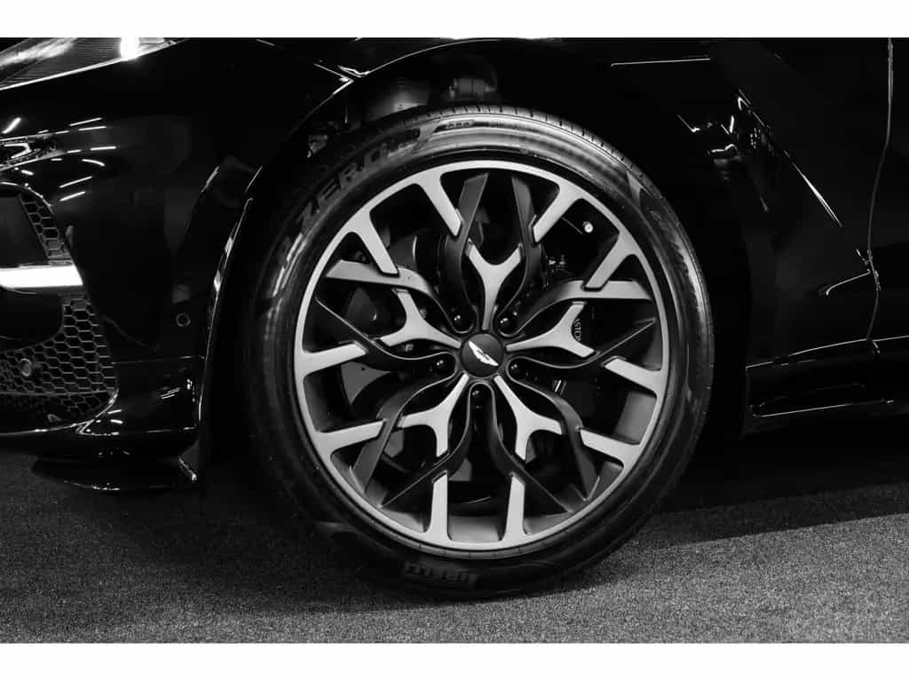 Aston Martin DBX 707 4.0 V8 Bi-Turbo 01/2024-photo-12