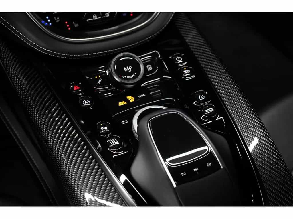 Aston Martin DBX 707 4.0 V8 Bi-Turbo 01/2024-photo-28