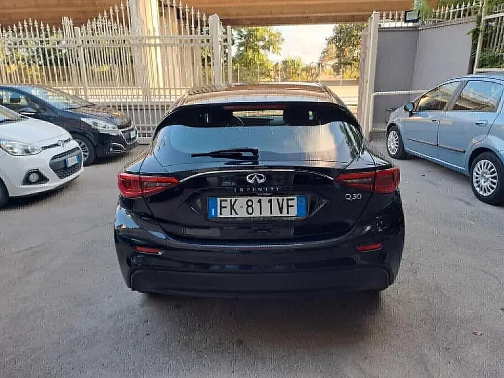 Infiniti Q30 1.5 diesel Premium 07/2017-photo-5