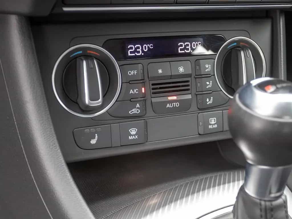 Audi Q3 Design 2.0TFSI qu Stronic Navi LED EPH GRA 05/2018-photo-18