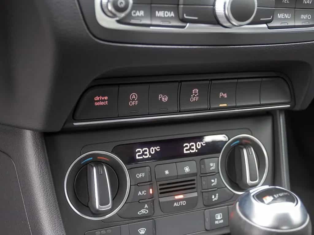 Audi Q3 Design 2.0TFSI qu Stronic Navi LED EPH GRA 05/2018-photo-19