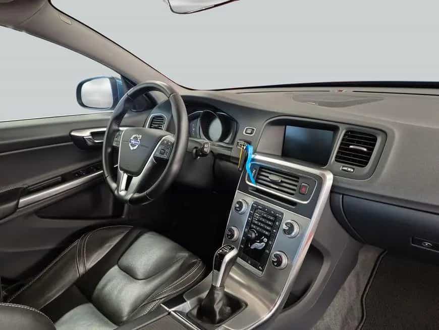Volvo V60 T3 Momentum 10/2016-photo-11