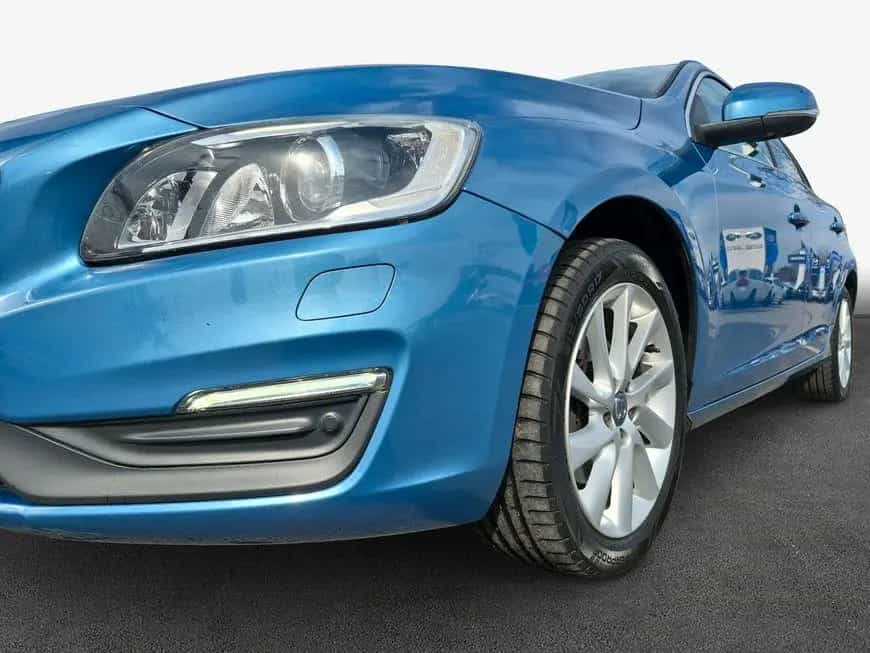 Volvo V60 T3 Momentum 10/2016-photo-5