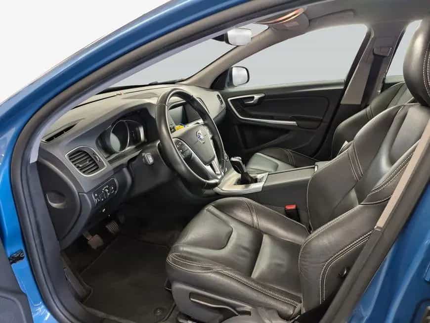 Volvo V60 T3 Momentum 10/2016-photo-8