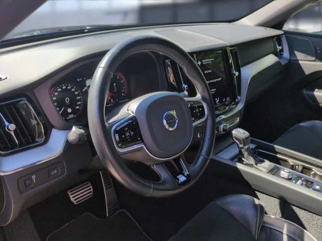 Volvo XC60 T4 R-Design 2WD Automatik Bluetooth Navi 05/2019-photo-10