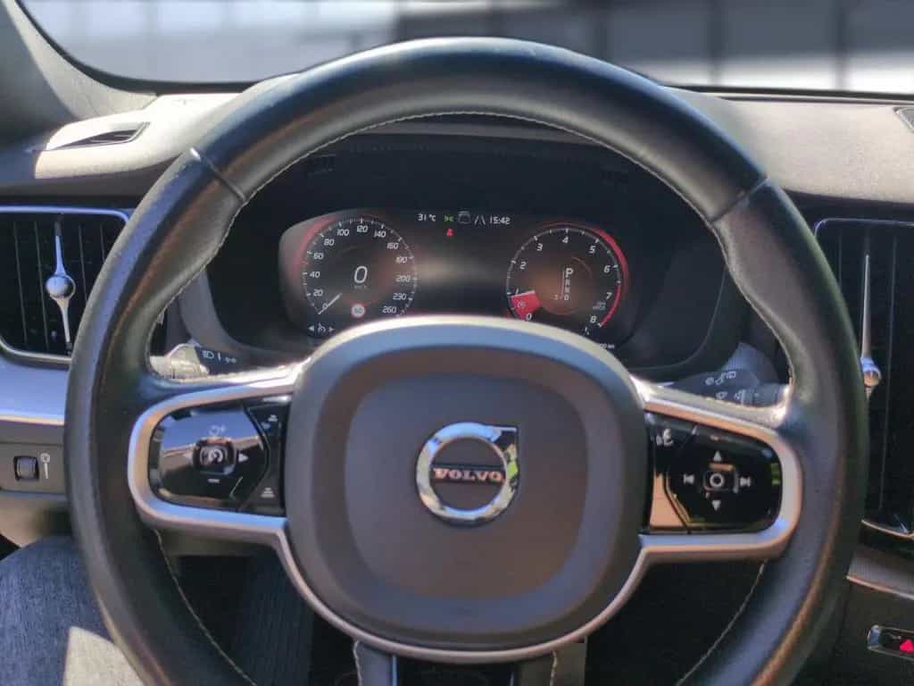 Volvo XC60 T4 R-Design 2WD Automatik Bluetooth Navi 05/2019-photo-11