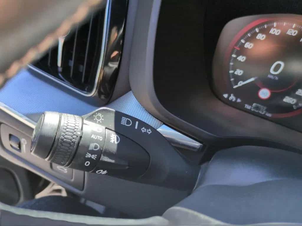 Volvo XC60 T4 R-Design 2WD Automatik Bluetooth Navi 05/2019-photo-14
