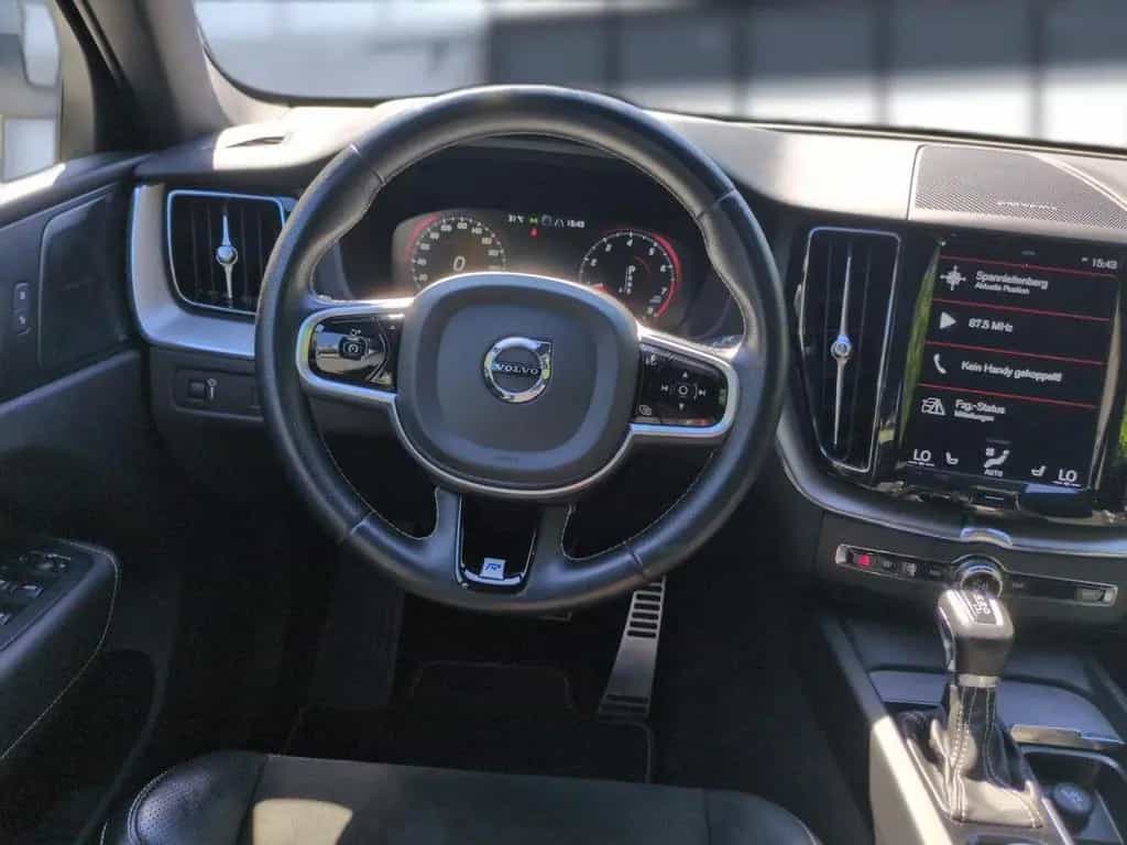 Volvo XC60 T4 R-Design 2WD Automatik Bluetooth Navi 05/2019-photo-19