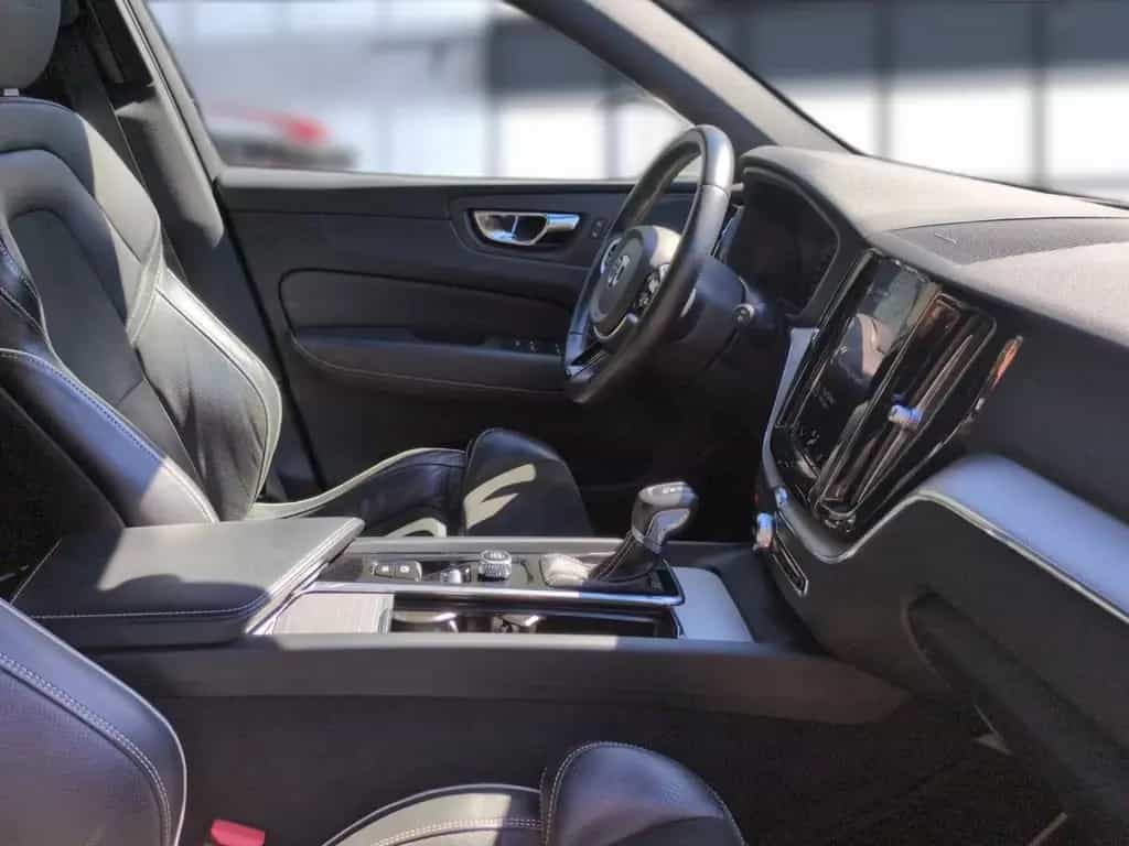 Volvo XC60 T4 R-Design 2WD Automatik Bluetooth Navi 05/2019-photo-22