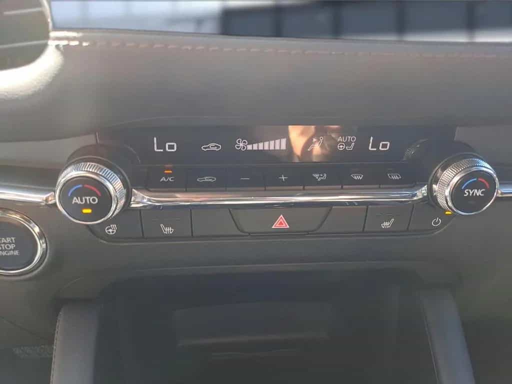 Mazda 3 Takumi Bluetooth Head Up Display Navi LED 04/2025-photo-16